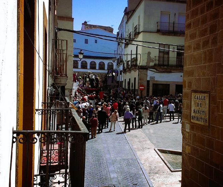 Las Cuatro Esquinas De Cáceres Exterior photo